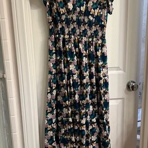 Birds of Paradis Floral V-Neck Dress